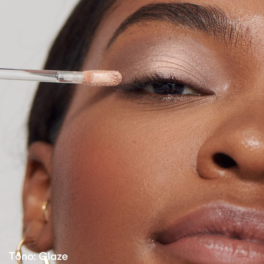 Liquid Powder Chromatic Eye Tint