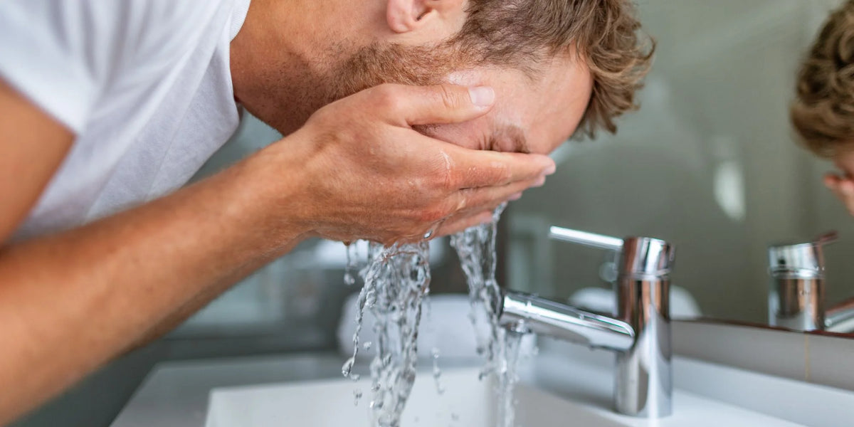 LIMPIEZA DEL ROSTRO: ¿CUÁLES SON LOS ERRORES COMUNES QUE DEBES EVITAR?